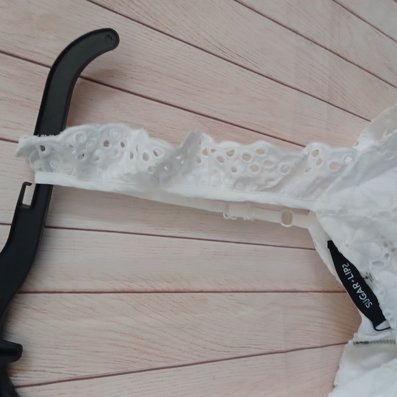 Sugarlips Eyelet ruffle top medium - Picture 4 of 5